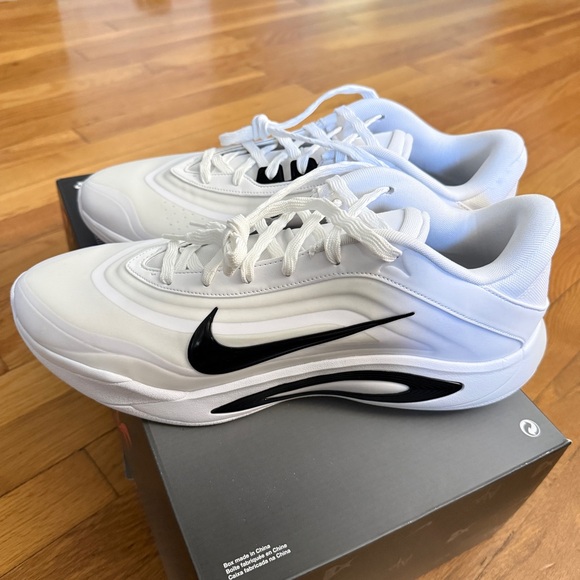Nike A'One Women's Size 15/Men’s Size 13.5 White/Black-White HQ8500 100 - Picture 2 of 6